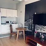 с балконом на маршала говорова Apartman *