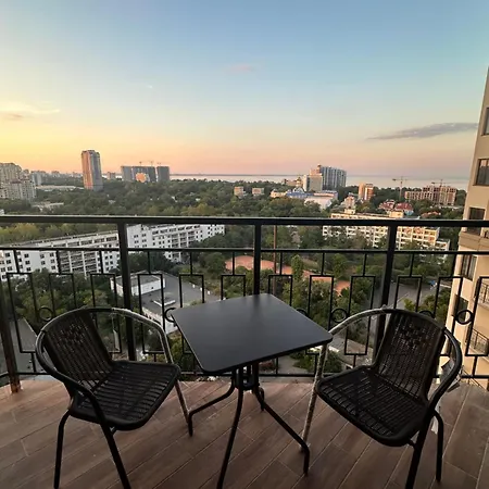 с балконом на маршала говорова Odessza