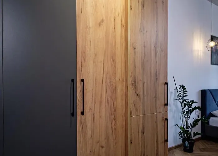 с балконом на маршала говорова * Odessza