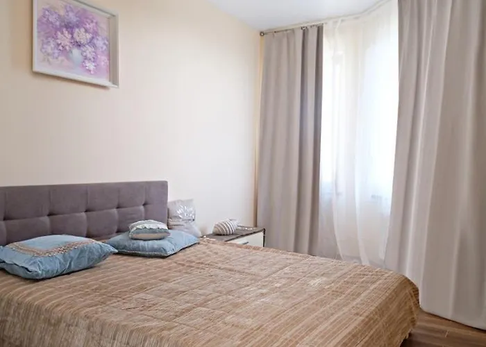 Apartman с балконом на маршала говорова *