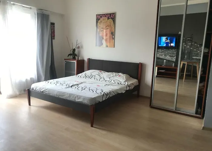 с балконом на маршала говорова *